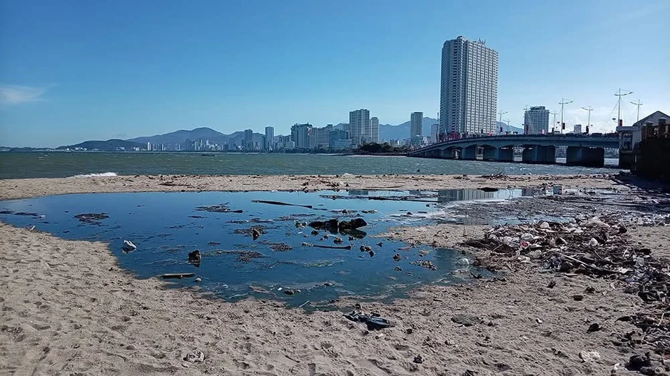 Sẽ tháo dỡ đường ống xả thải trái phép ra biển Nha Trang Sẽ tháo dỡ đường ống xả thải trái phép ra biển Nha Trang