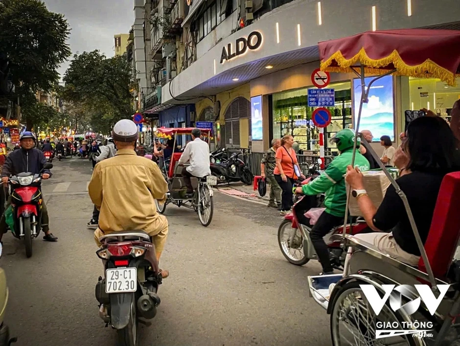 Siết xe ôm, shipper xe xăng vùng phát thải thấp, phương án chuyển đổi ra sao? Siết xe ôm, shipper xe xăng vùng phát thải thấp, phương án chuyển đổi ra sao?