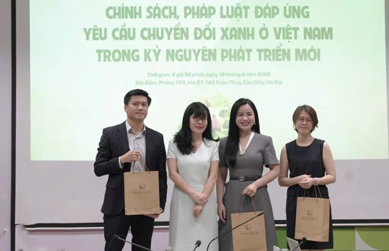 Sinh viên Luật hiến kế xây dựng chính sách, pháp luật chuyển đổi xanh Sinh viên Luật hiến kế xây dựng chính sách, pháp luật chuyển đổi xanh
