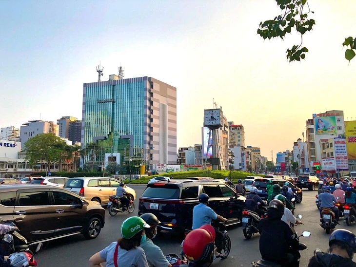 Sở Xây dựng TP.HCM: Tháo dỡ vòng xoay Điện Biên Phủ chỉ là một trong các phương án đang nghiên cứu Sở Xây dựng TP.HCM: Tháo dỡ vòng xoay Điện Biên Phủ chỉ là một trong các phương án đang nghiên cứu