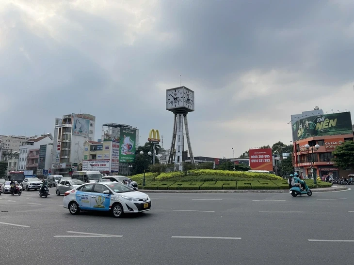Sở Xây dựng TP.HCM: Tháo dỡ vòng xoay Điện Biên Phủ chỉ là một trong các phương án đang nghiên cứu Sở Xây dựng TP.HCM: Tháo dỡ vòng xoay Điện Biên Phủ chỉ là một trong các phương án đang nghiên cứu