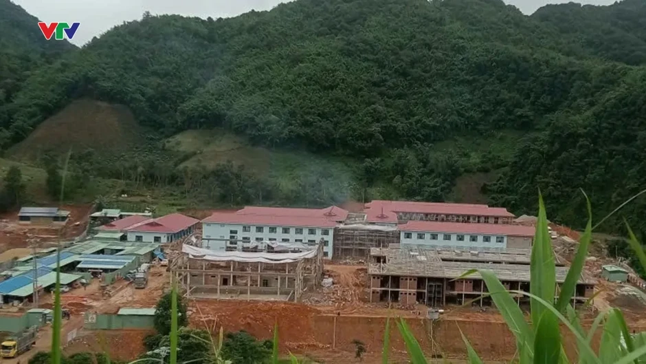 Sơn La: Gần 1.000 công nhân, cán bộ, chiến sĩ tăng tốc đưa trường học vùng biên về đích Sơn La: Gần 1.000 công nhân, cán bộ, chiến sĩ tăng tốc đưa trường học vùng biên về đích