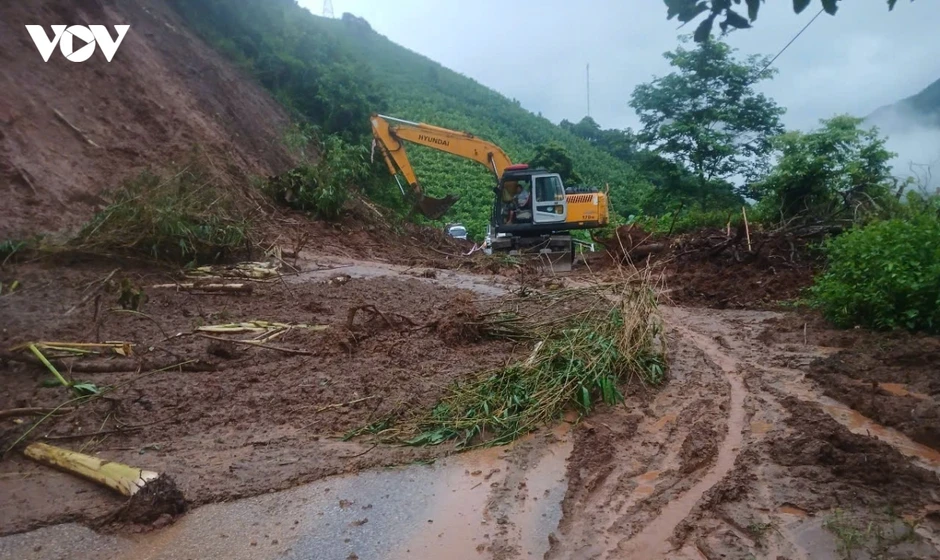 Sơn La nỗ lực tu sửa, khôi phục đường giao thông sau mưa lũ Sơn La nỗ lực tu sửa, khôi phục đường giao thông sau mưa lũ