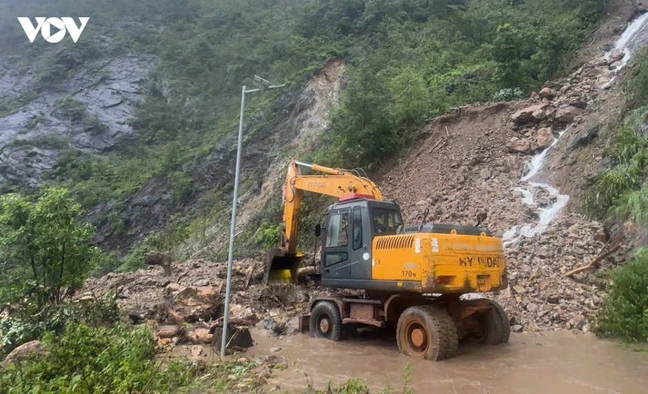 Sơn La nỗ lực tu sửa, khôi phục đường giao thông sau mưa lũ Sơn La nỗ lực tu sửa, khôi phục đường giao thông sau mưa lũ