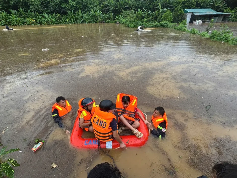 Sơn La thiệt hại gần 370 tỷ đồng do sau 3 đợt mưa lớn liên tiếp Sơn La thiệt hại gần 370 tỷ đồng do sau 3 đợt mưa lớn liên tiếp