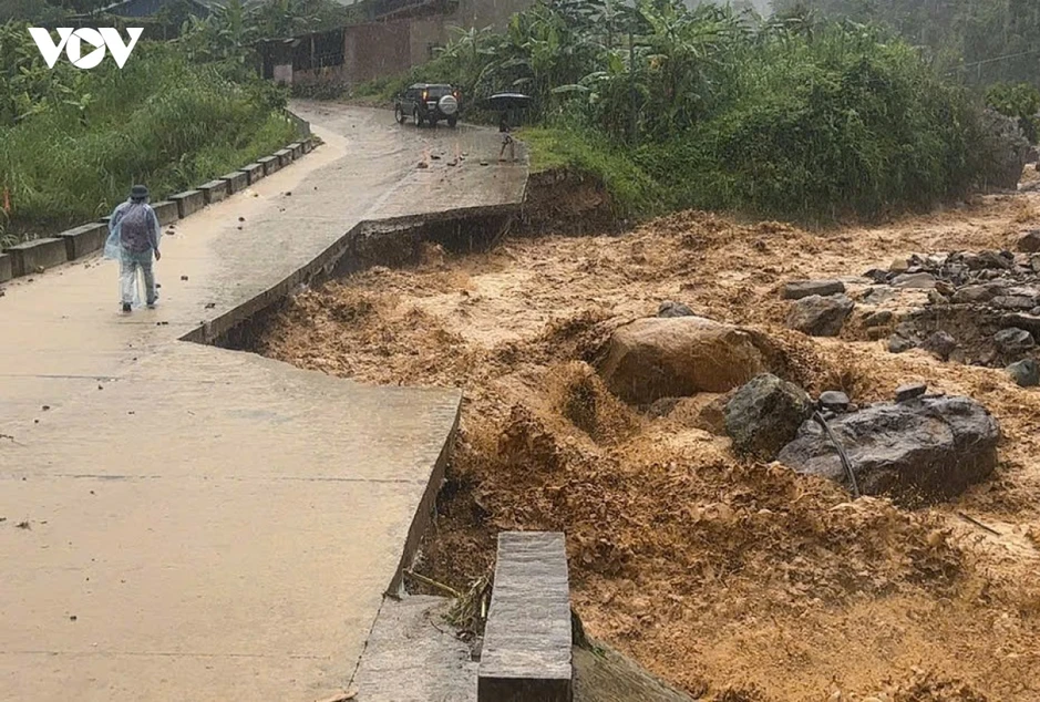Sơn La vừa khắc phục hậu quả, vừa ứng phó mưa lớn trên các tuyến giao thông Sơn La vừa khắc phục hậu quả, vừa ứng phó mưa lớn trên các tuyến giao thông
