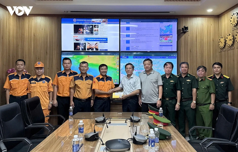 Sống sót thần kỳ sau 8 giờ lênh đênh trên biển nhờ kỹ năng sinh tồn và phao xốp Sống sót thần kỳ sau 8 giờ lênh đênh trên biển nhờ kỹ năng sinh tồn và phao xốp