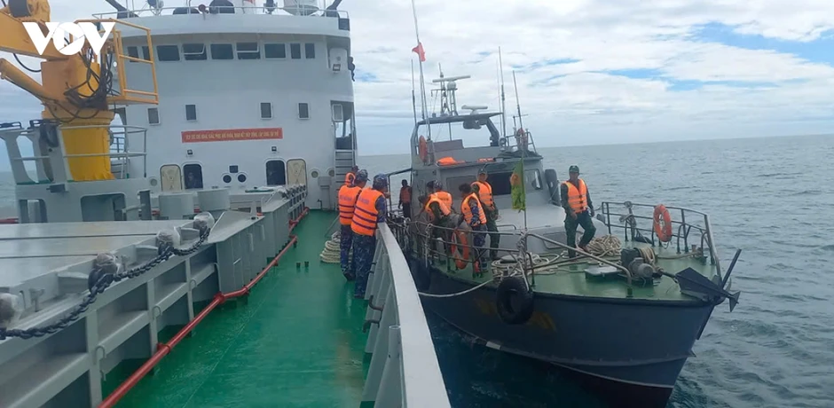 Sống sót thần kỳ sau 8 giờ lênh đênh trên biển nhờ kỹ năng sinh tồn và phao xốp Sống sót thần kỳ sau 8 giờ lênh đênh trên biển nhờ kỹ năng sinh tồn và phao xốp