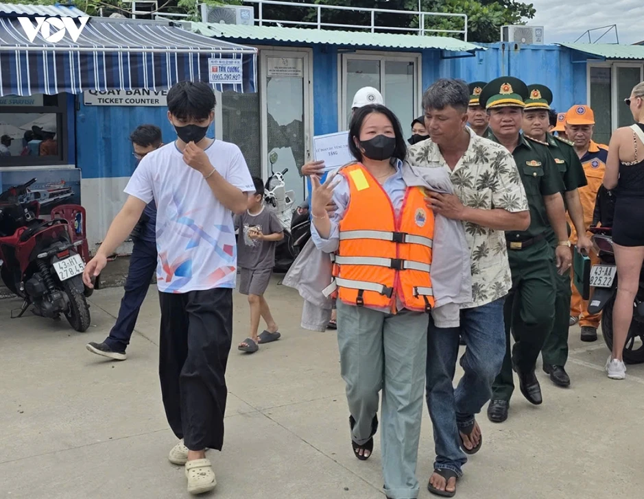 Sống sót thần kỳ sau 8 giờ lênh đênh trên biển nhờ kỹ năng sinh tồn và phao xốp Sống sót thần kỳ sau 8 giờ lênh đênh trên biển nhờ kỹ năng sinh tồn và phao xốp