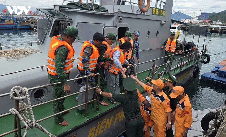 Sống sót thần kỳ sau 8 giờ lênh đênh trên biển nhờ kỹ năng sinh tồn và phao xốp Sống sót thần kỳ sau 8 giờ lênh đênh trên biển nhờ kỹ năng sinh tồn và phao xốp