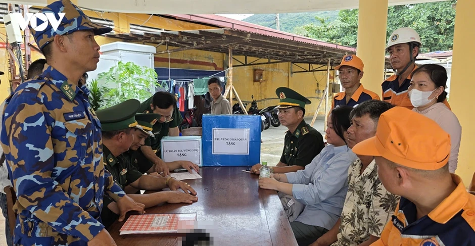 Sống sót thần kỳ sau 8 giờ lênh đênh trên biển nhờ kỹ năng sinh tồn và phao xốp Sống sót thần kỳ sau 8 giờ lênh đênh trên biển nhờ kỹ năng sinh tồn và phao xốp