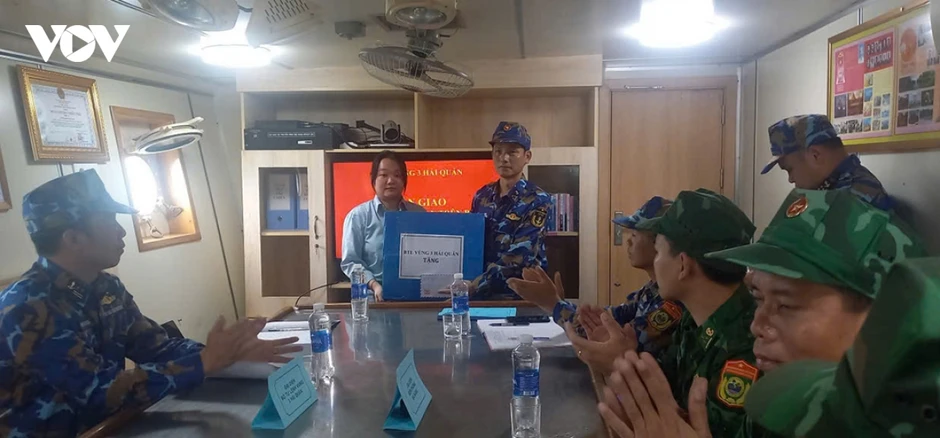 Sống sót thần kỳ sau 8 giờ lênh đênh trên biển nhờ kỹ năng sinh tồn và phao xốp Sống sót thần kỳ sau 8 giờ lênh đênh trên biển nhờ kỹ năng sinh tồn và phao xốp