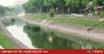Sông Tô Lịch lại xuất hiện mùi hôi