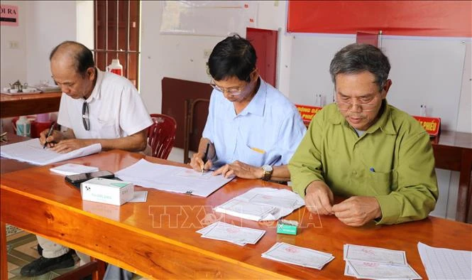 Sự chủ động, trách nhiệm của cử tri góp phần tạo đồng thuận xã hội Sự chủ động, trách nhiệm của cử tri góp phần tạo đồng thuận xã hội