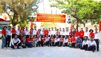 Sự cống hiến của y bác sĩ là nguồn nội lực mạnh mẽ để phát triển hệ thống y tế biển đảo