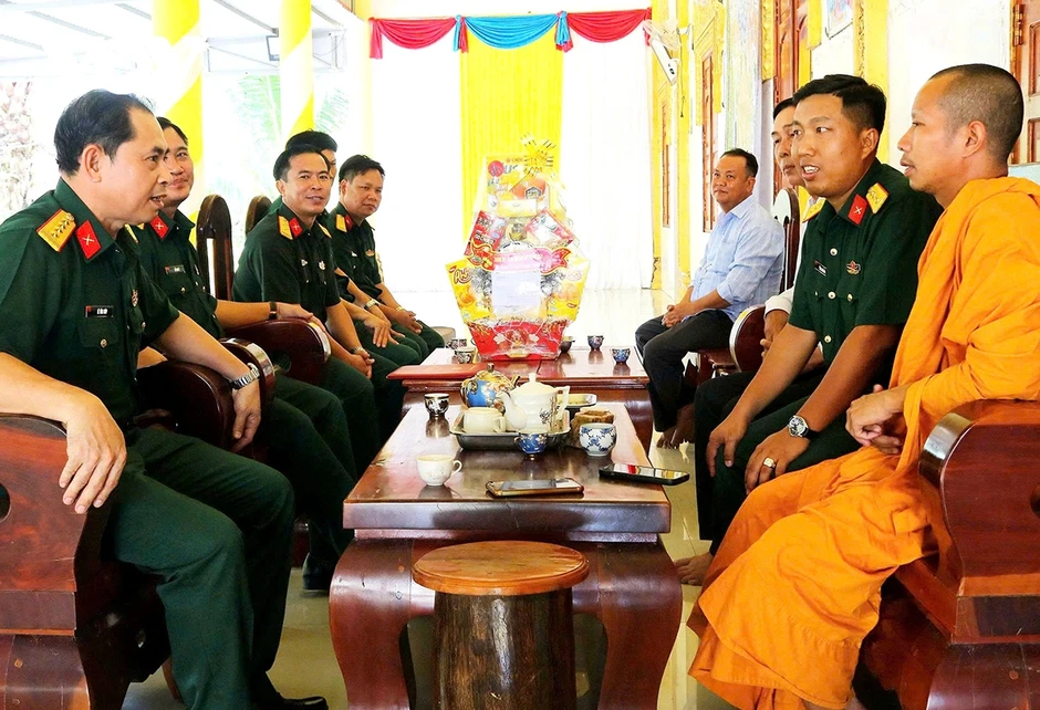 Sư đoàn 330, Quân khu 9 thăm, chúc Tết Chôl Chnăm Thmây năm 2026 Sư đoàn 330, Quân khu 9 thăm, chúc Tết Chôl Chnăm Thmây năm 2026