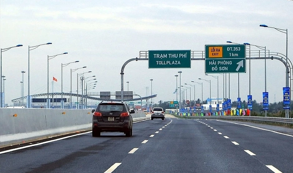 Sử dụng làn trái cao tốc chỉ để vượt xe: Làm sao khả thi? Sử dụng làn trái cao tốc chỉ để vượt xe: Làm sao khả thi?