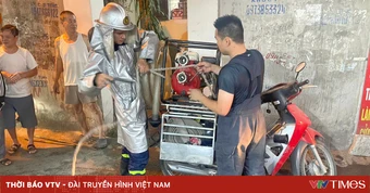 Sử dụng xe máy chữa cháy kịp thời xử lý vụ cháy nhà dân trong ngõ sâu