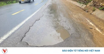 Sửa chữa các vị trí hư hỏng trên tuyến Quốc lộ 3 sau phản ánh của TinVina