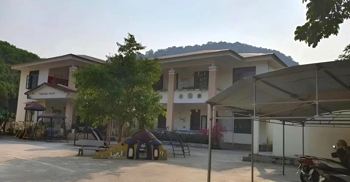 Suất ăn từ thiện kê sai gần 23 triệu đồng: Hiệu trưởng nói "không tư lợi" Suất ăn từ thiện kê sai gần 23 triệu đồng: Hiệu trưởng nói "không tư lợi"