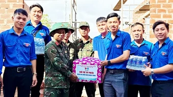 Sức trẻ xây lại nhà cho dân