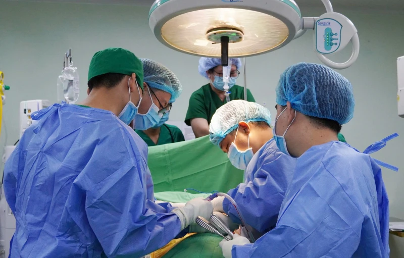 Suýt chết do sử dụng máy bắn đinh