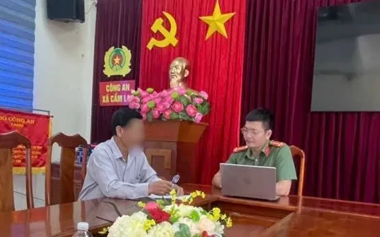 Suýt mất hơn 65 triệu đồng vì cuộc gọi giả danh công an Suýt mất hơn 65 triệu đồng vì cuộc gọi giả danh công an