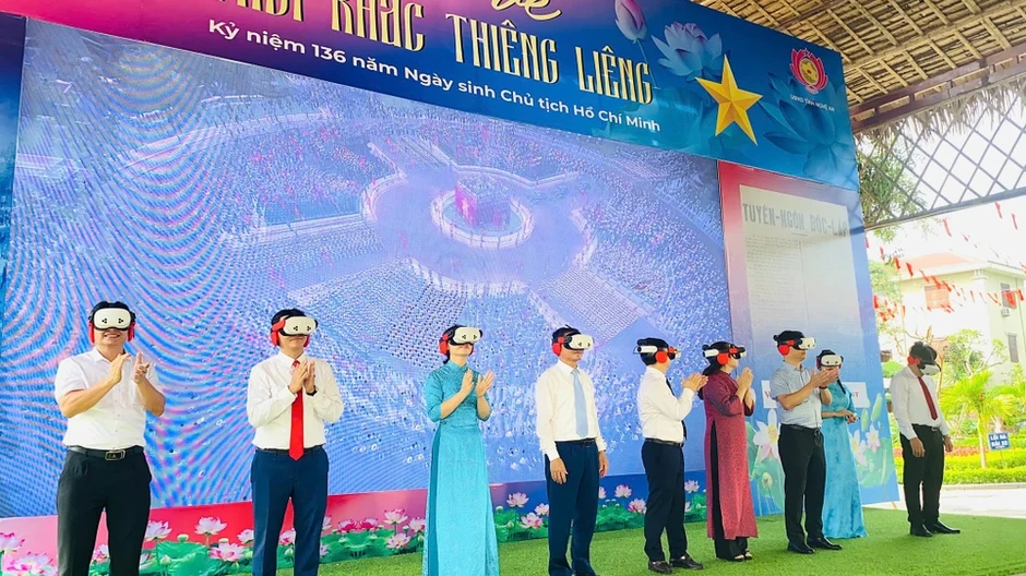 Tái hiện không gian Quảng trường Ba Đình năm 1945 bằng công nghệ VR tại Nghệ An