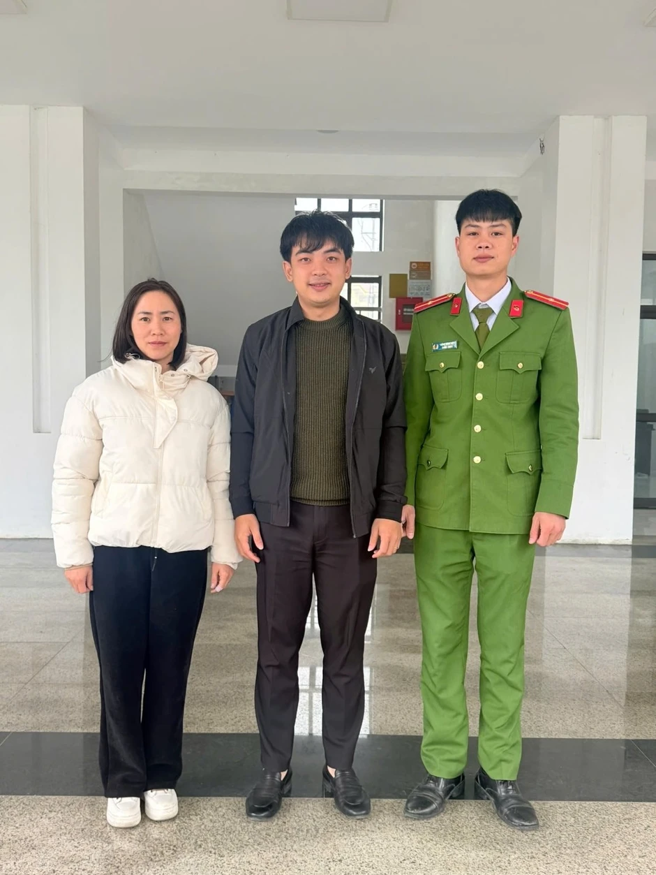 Tài khoản của người phụ nữ Lai Châu có giao dịch 600 triệu đồng không rõ nguồn gốc: Công an sử dụng các biện pháp nghiệp vụ vào cuộc Tài khoản của người phụ nữ Lai Châu có giao dịch 600 triệu đồng không rõ nguồn gốc: Công an sử dụng các biện pháp nghiệp vụ vào cuộc