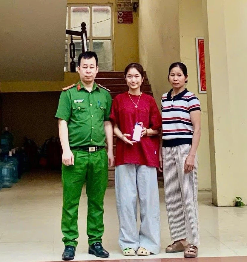 Tài khoản ngân hàng tự cộng thêm 71 triệu đồng, cô gái sinh năm 2007 phải đến công an trình báo Tài khoản ngân hàng tự cộng thêm 71 triệu đồng, cô gái sinh năm 2007 phải đến công an trình báo