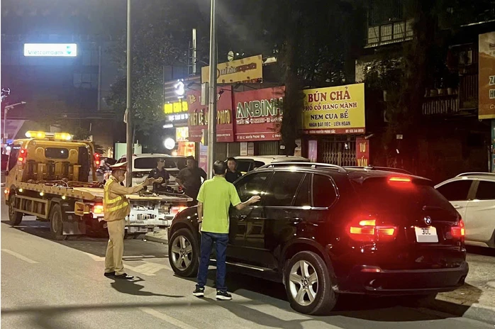 Tai nạn giao thông làm 24 người chết, 37 người bị thương trong ngày thứ hai nghỉ lễ Tai nạn giao thông làm 24 người chết, 37 người bị thương trong ngày thứ hai nghỉ lễ