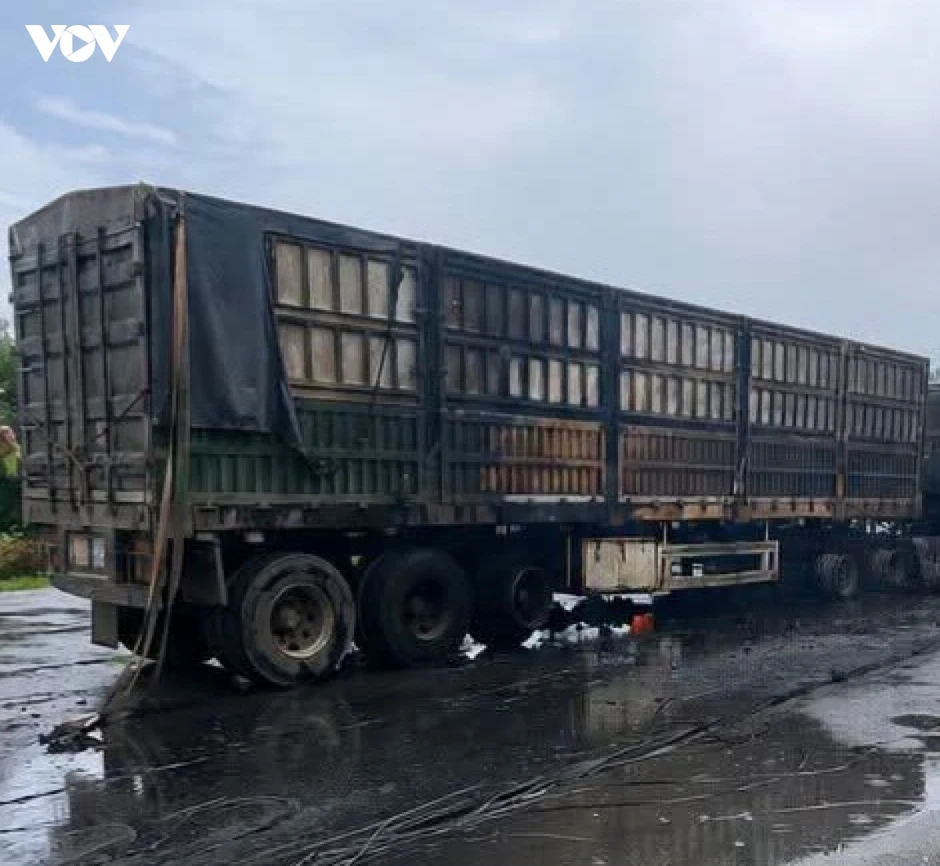 Tai nạn giao thông ở Đồng Tháp làm 1 người chết, 2 phương tiện bị cháy Tai nạn giao thông ở Đồng Tháp làm 1 người chết, 2 phương tiện bị cháy