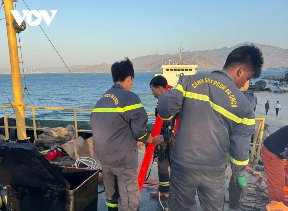 Tai nạn trên tàu thủy chở hàng ở tỉnh Khánh Hòa, 3 người tử vong Tai nạn trên tàu thủy chở hàng ở tỉnh Khánh Hòa, 3 người tử vong