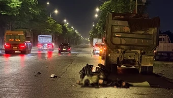 Tai nạn trong đêm mưa, đôi nam nữ đi xe máy tử vong