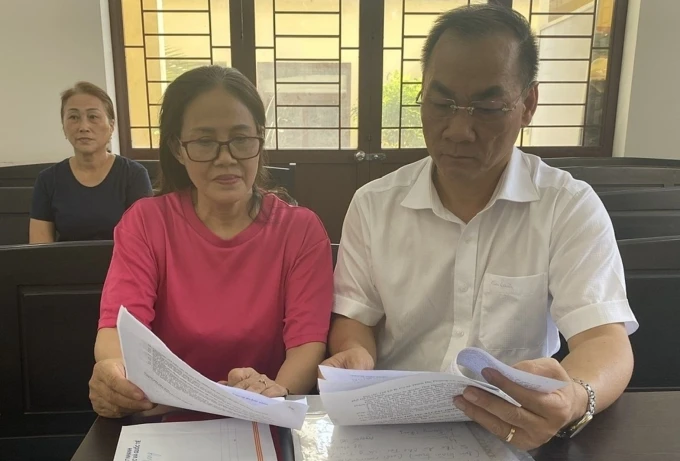 Tại sao ca sĩ Quang Lập bị cưỡng chế bàn giao nhà? Tại sao ca sĩ Quang Lập bị cưỡng chế bàn giao nhà?