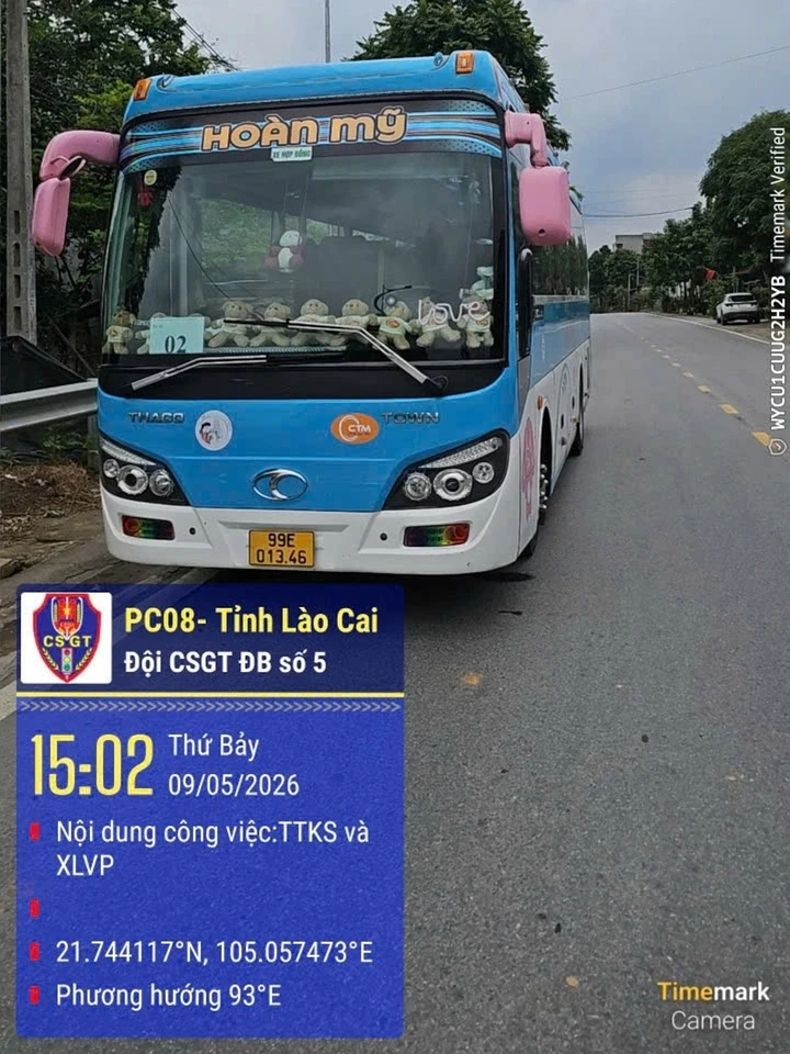 Tài xế bị phạt 16 triệu vì không bằng lái chở 20 người đi thiện nguyện Tài xế bị phạt 16 triệu vì không bằng lái chở 20 người đi thiện nguyện