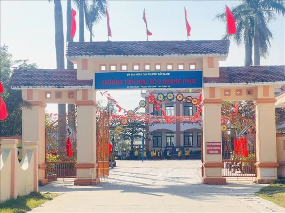 Tạm đình chỉ công tác hiệu trưởng trường tiểu học để điều tra dấu hiệu “chạy” hợp đồng Tạm đình chỉ công tác hiệu trưởng trường tiểu học để điều tra dấu hiệu “chạy” hợp đồng