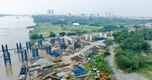 Tạm đóng đường đê Long Biên - Xuân Quan vào ban đêm để thi công cầu Trần Hưng Đạo