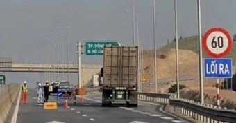 Tạm đóng nhiều đoạn trên cao tốc Vũng Áng - Cam Lộ để lắp đặt hệ thống giám sát và thu phí
