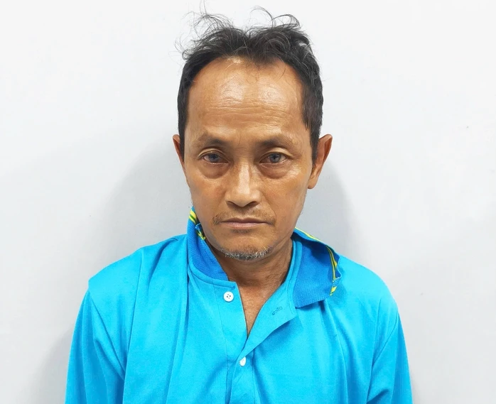 Tạm giữ bảo vệ trường tiểu học 4 lần hiếp dâm nữ sinh Tạm giữ bảo vệ trường tiểu học 4 lần hiếp dâm nữ sinh