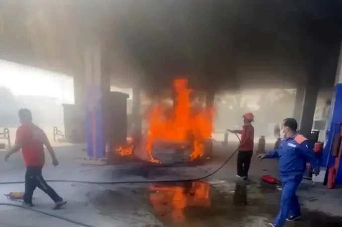 Tạm giữ tài xế và chủ xe liên quan vụ cháy ô tô làm 2 người tử vong ở Đà Nẵng