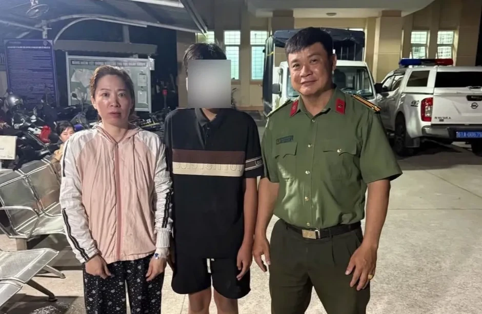 Tắm ở bến phà tại TP Hồ Chí Minh, thiếu niên bị cuốn vào cống thoát nước Tắm ở bến phà tại TP Hồ Chí Minh, thiếu niên bị cuốn vào cống thoát nước