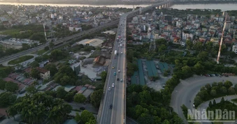Tạm thời thu hồi biển báo khoảng cách an toàn trên cầu Nhật Tân