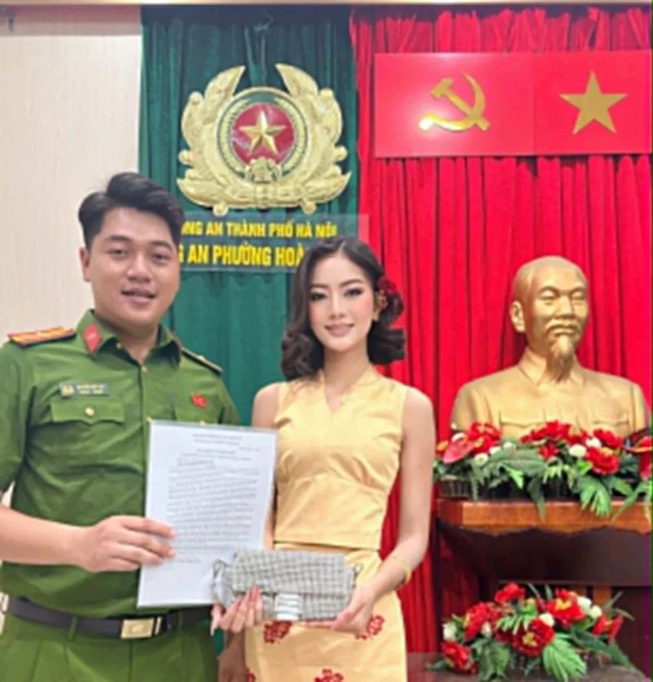 Tân Hoa hậu Văn hóa thế giới 2026 xúc động khi được Công an Hà Nội hỗ trợ tìm tài sản Tân Hoa hậu Văn hóa thế giới 2026 xúc động khi được Công an Hà Nội hỗ trợ tìm tài sản