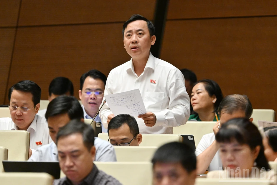 Tăng cường cơ chế bảo vệ và hỗ trợ người lao động đi làm việc ở nước ngoài Tăng cường cơ chế bảo vệ và hỗ trợ người lao động đi làm việc ở nước ngoài