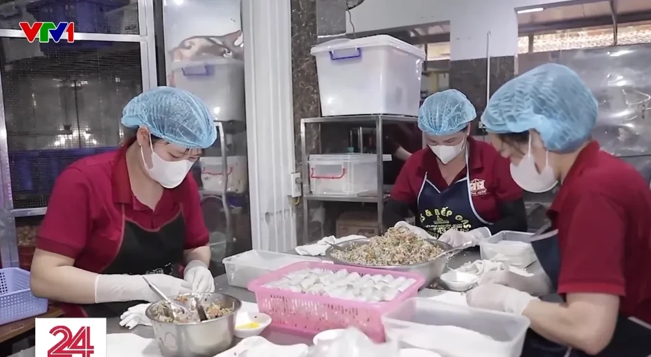 Tăng cường kiểm soát vệ sinh an toàn thực phẩm mùa du lịch tại Hạ Long (Quảng Ninh) Tăng cường kiểm soát vệ sinh an toàn thực phẩm mùa du lịch tại Hạ Long (Quảng Ninh)