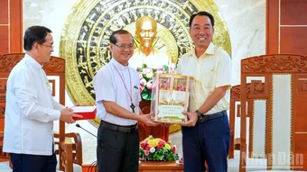 Tăng cường phối hợp phát triển Trung tâm hành hương Tắc Sậy