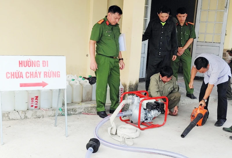 Tăng cường phòng, chống cháy rừng ở vùng Tây Nam Bộ Tăng cường phòng, chống cháy rừng ở vùng Tây Nam Bộ