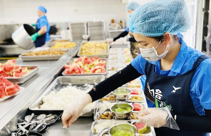 Tăng cường quản lý bữa ăn bán trú sau vụ 300 tấn thịt lợn bệnh tuồn vào trường học Tăng cường quản lý bữa ăn bán trú sau vụ 300 tấn thịt lợn bệnh tuồn vào trường học
