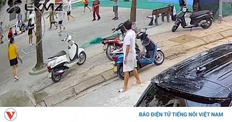 Tặng giấy khen 2 bác sĩ cứu người ngã quỵ tại sân thể thao